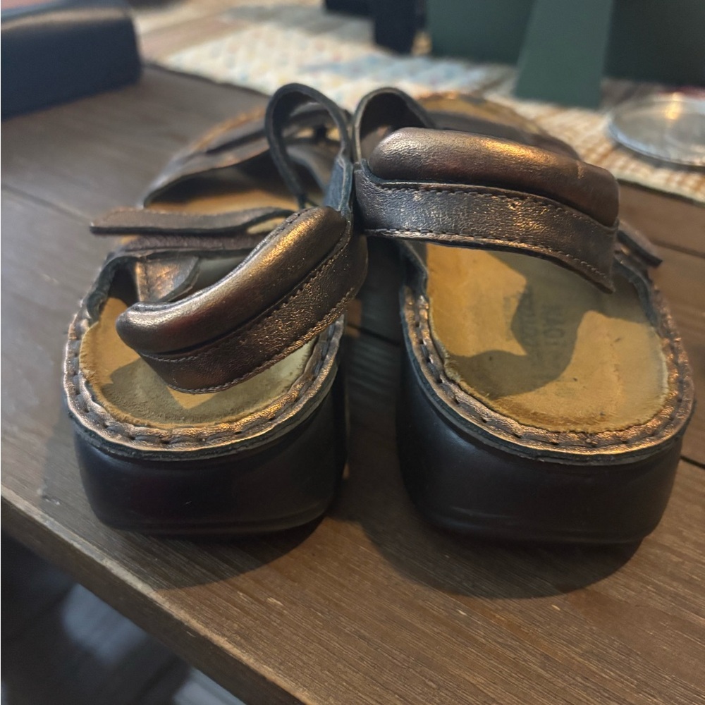 Metallic Brown Sandals - Picture 3 of 7